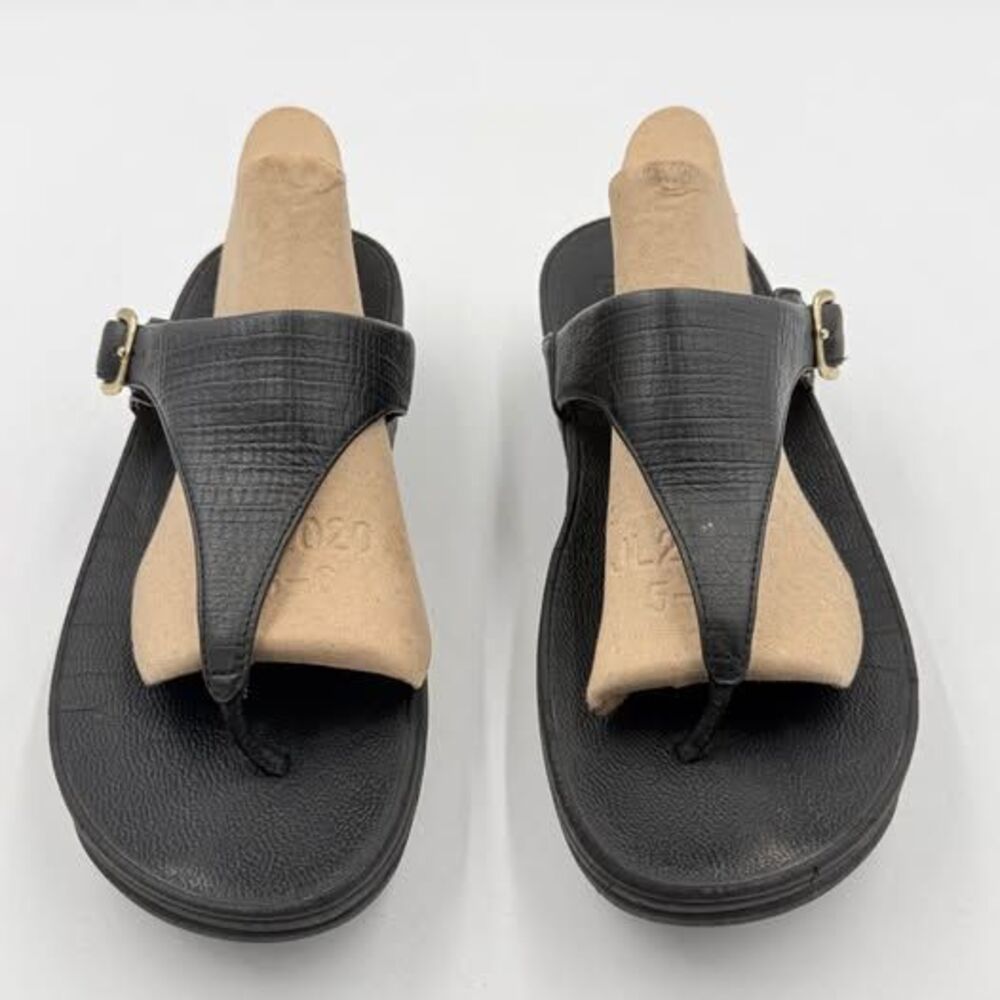 FitFlop Black Leather Thong Sandals women’s Size US 8